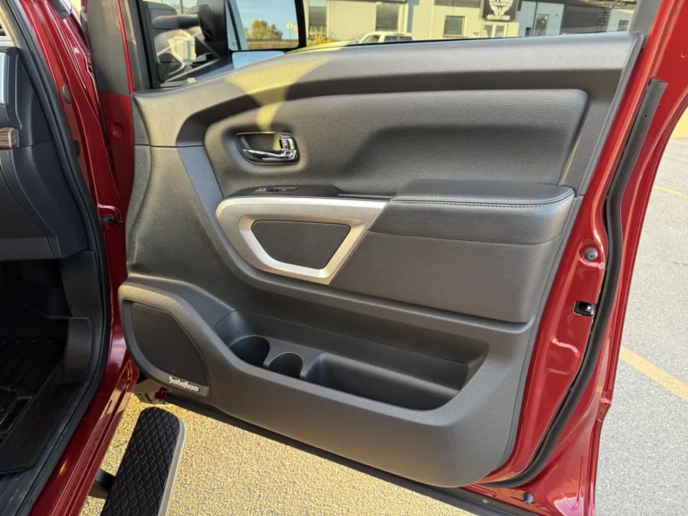 2016 Nissan Titan XD Diesel picture car, photo 10 of 16